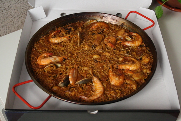 Seafood paella