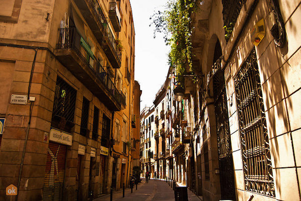 Take these tips and tricks with essential things to know before visiting Barcelona!