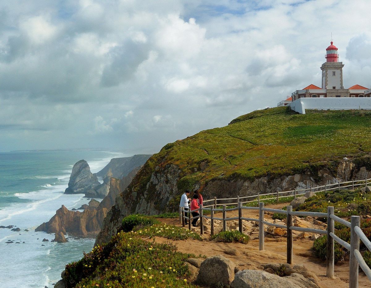 People looking at the views of Cabo da Roca