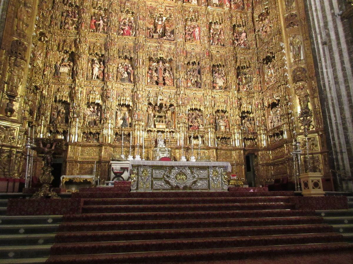 The Seville cathedral's altar. 