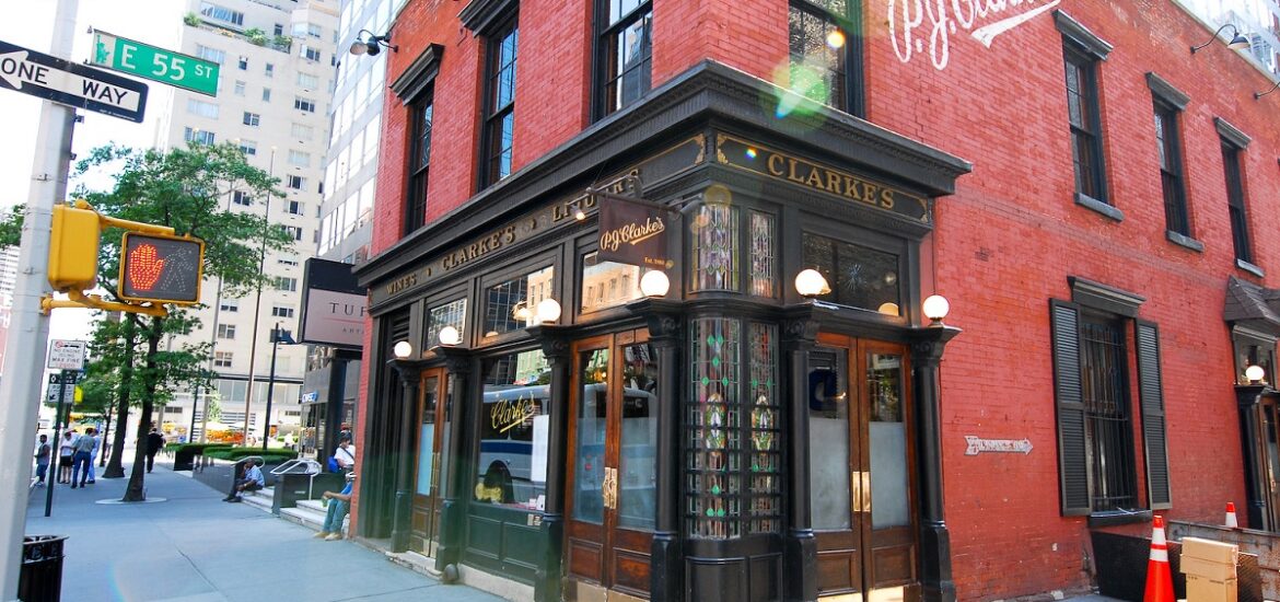 A brick building housing one of the classic restaurants in New York City, P.J. Clarke's