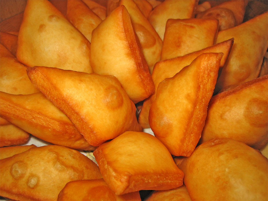 crescentine, fried bread from bologna