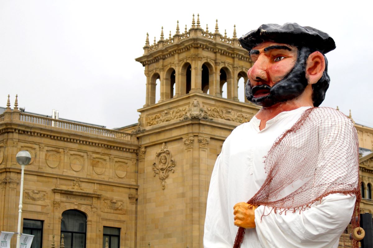 A large puppet at the Euskal Jaiak festival. 