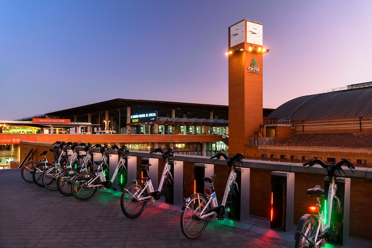 Renting Bikes in Madrid: Best Options for Hourly Rentals and Tours