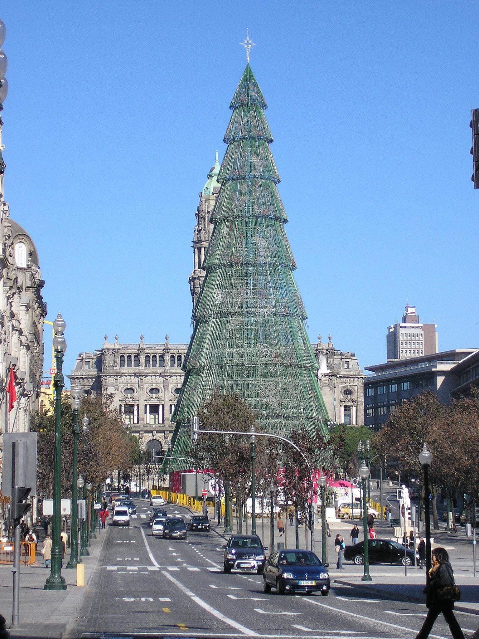 christmas tree day blue sky porto aliados