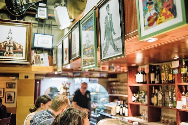 Rent a Bike Barcelona provides safe luggage storage in Barcelona right in Sant Antoni, within walking distance of some of our favorite tapas bars!