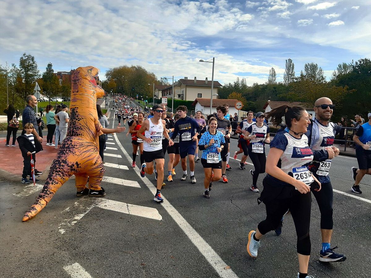 Tens of thousands of runners participating in the Behobia marathon.