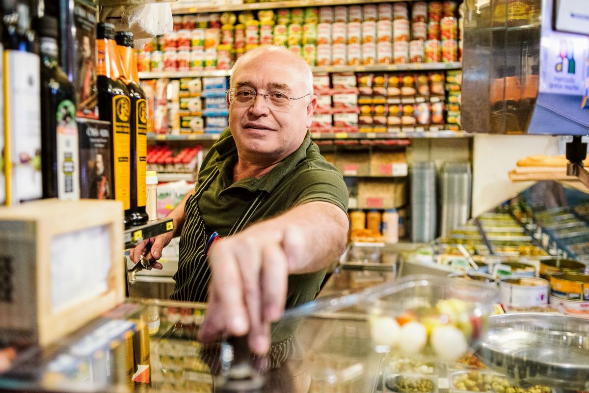 mercado market with fruit