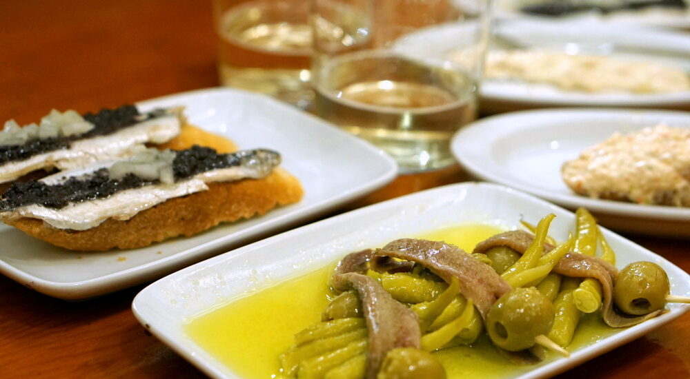 Pintxos and txakoli: what better thing to eat in San Sebastian on Sundays?