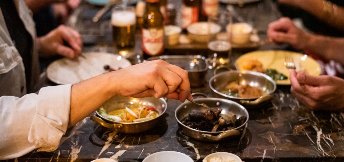 People eating petiscos in Sintra.