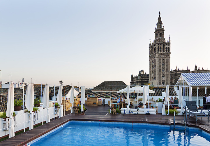 Fontecruz Hotels is one of our favorite hotels in Seville, mostly because of the pool and those amazing Giralda views