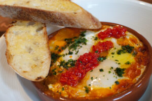 Easy Huevos a la Flamenca Recipe