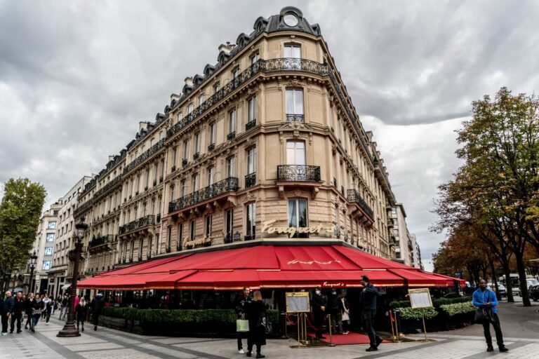 5 Famous Restaurants You Have to Visit in Paris – Devour Tours