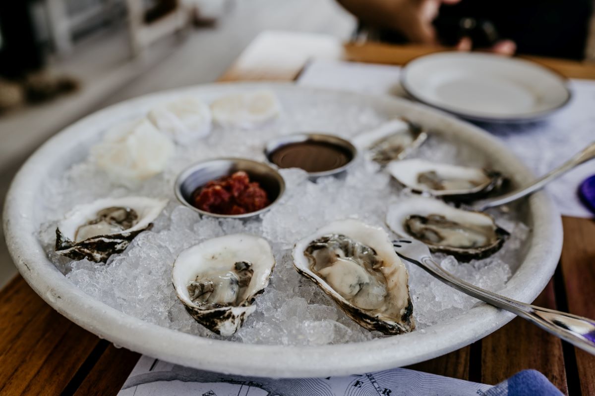 close-up on oysters in Paris restaurants on New Year's.