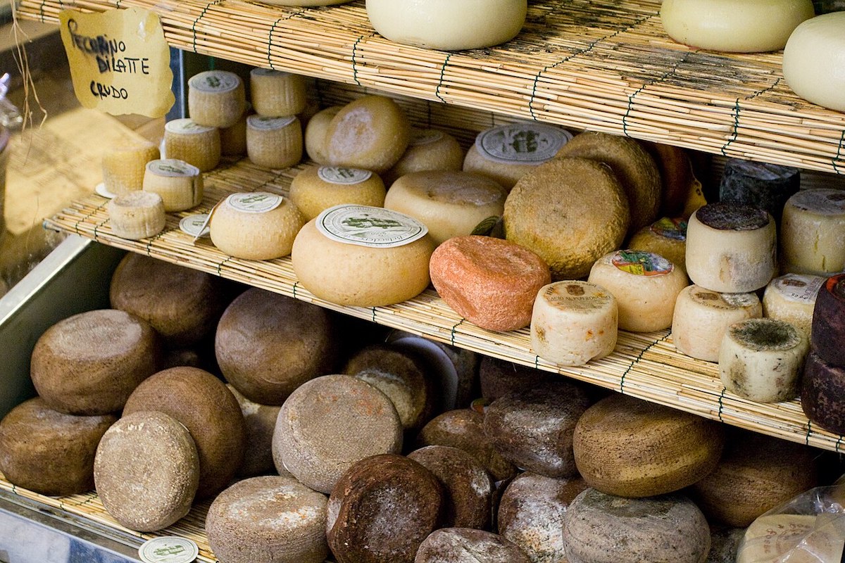 The best food shops in Rome has delicious Pecorino 