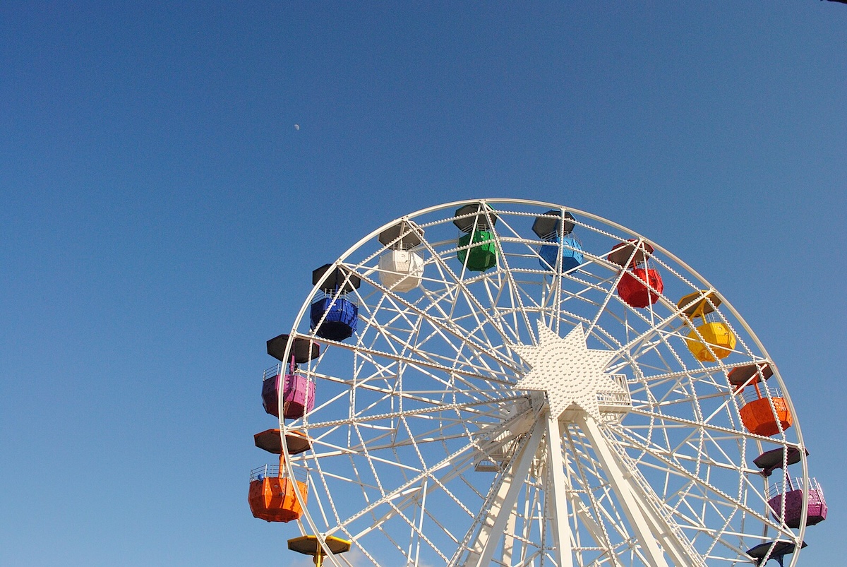 ferris wheel in barcelona