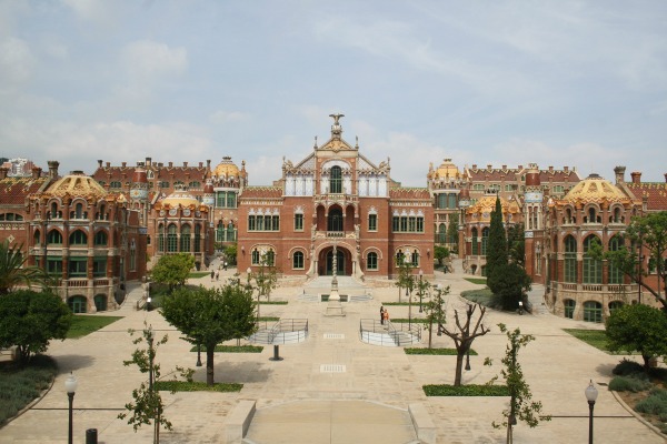 Be sure to visit breathtaking Sant Pau during your 7 days in Barcelona!