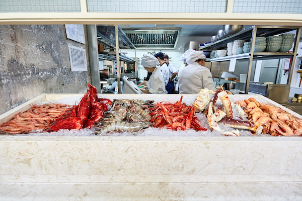 The seafood counter at Páteo do Avillez