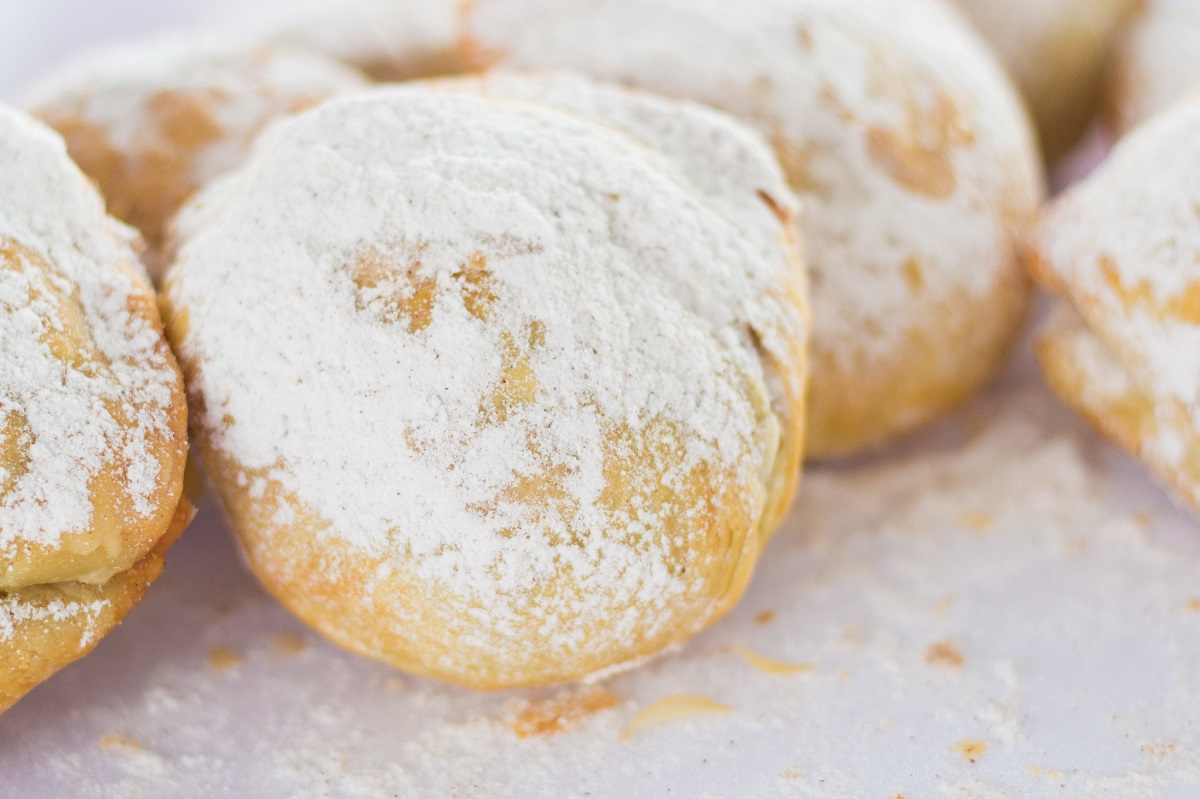 Sfogliatella frolla looks very different from the riccia version, but is equally delicious for breakfast or a snack