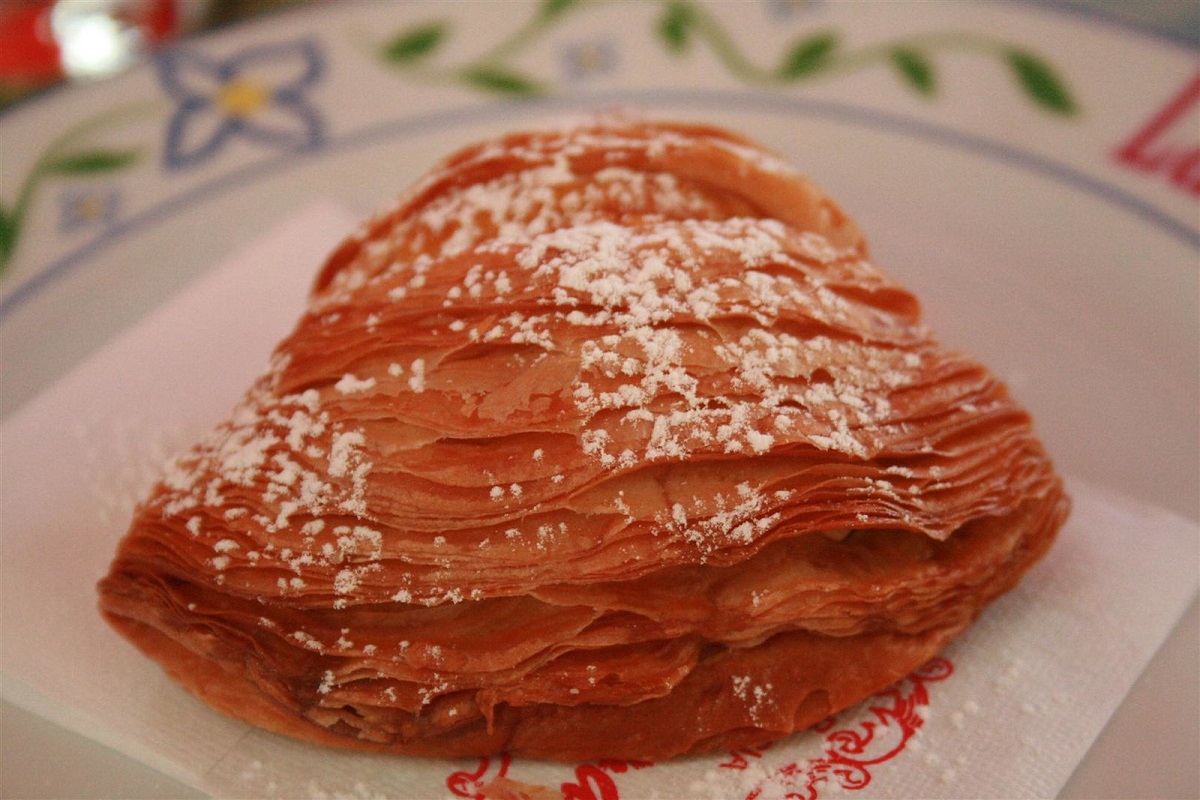 Scaturchio's delicious sfogliatelle have been made for generations!