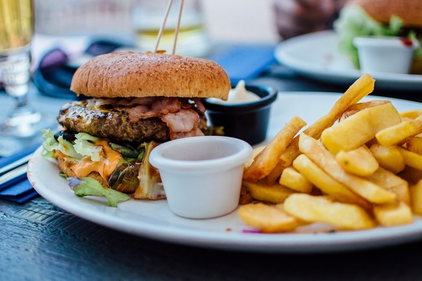 If you're looking for cheap food in Paris, you can't go wrong with a burger from Roomies.