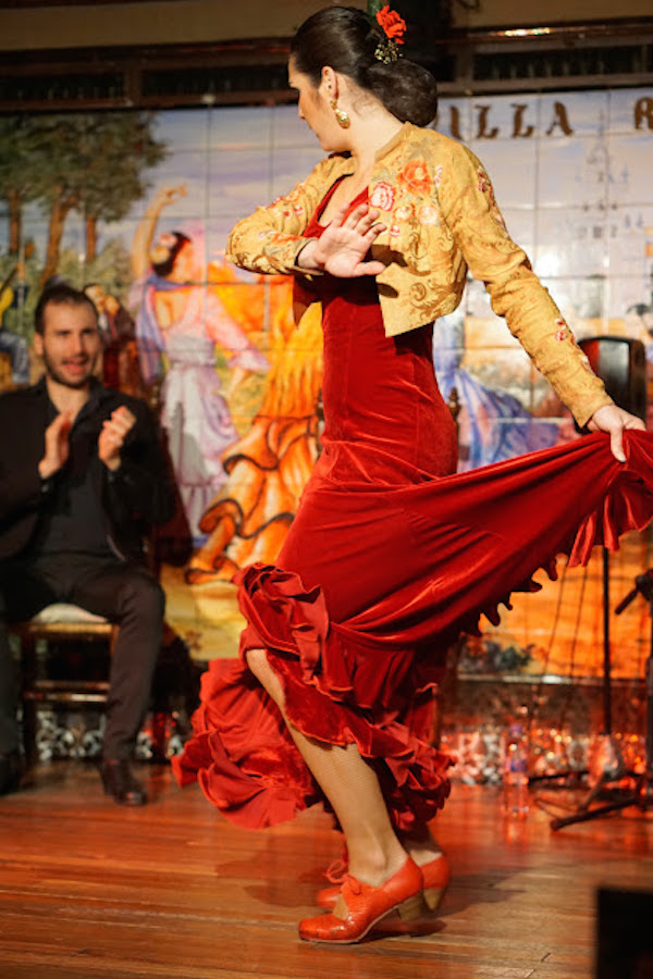 One of our vegetarian food tours in Madrid is our Tapas and Flamenco Tour. Sample delicious veggie-friendly tapas and enjoy a fantastic flamenco show.