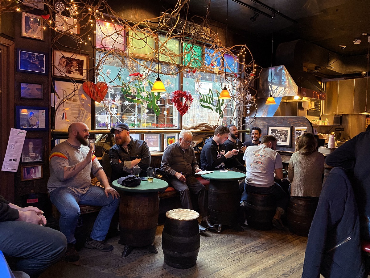 A Perpetual Party: Our Recommendations for Dive Bars in NYC