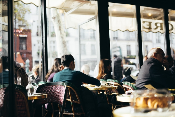 If you're wondering how to order coffee in French to-go, it's "a emporter," but consider enjoying your drink at the cafe instead.