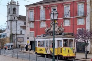 How to Navigate Public Transportation in Lisbon Seamlessly Every Time