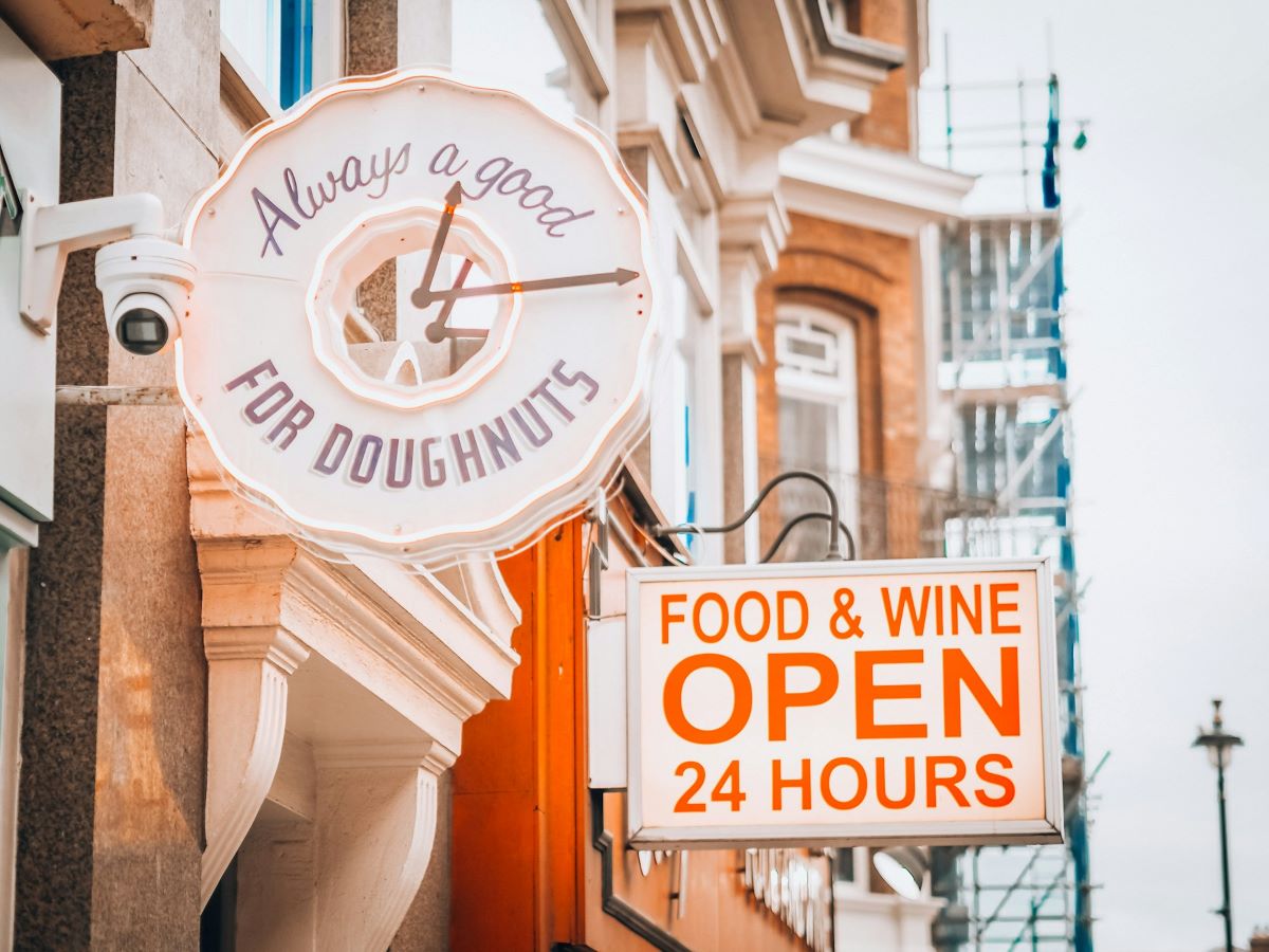 A vintage style doughnut sign that says "it's always a good time for doughnuts". 