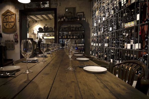 Can Cisa wine bar in Barcelona