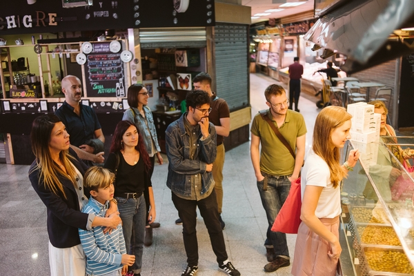 One of the Paris market tips that will certainly come in handy: ask the vendor when in doubt about anything!