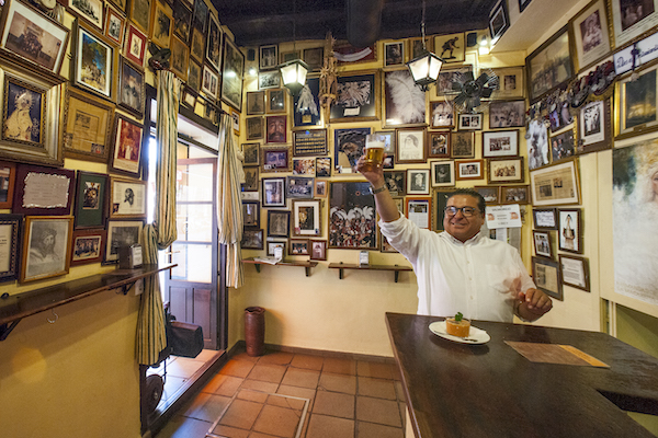 Holy Week bar in Seville, La Fresquita