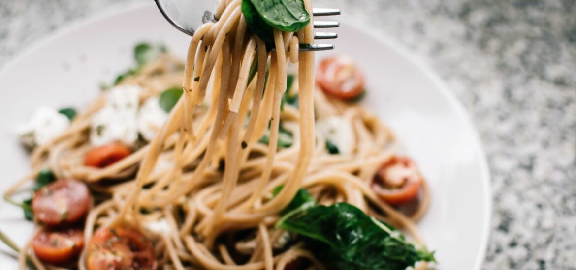 pasta-with-tomato-and-basil