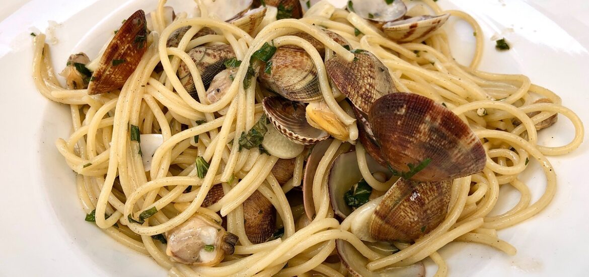 Pasta dish of sphaghetti alle vongole