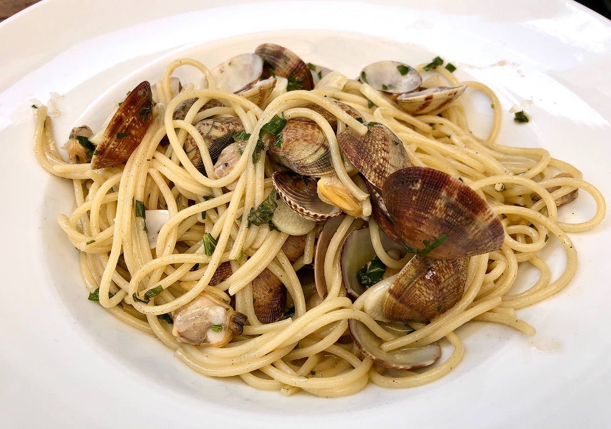 Pasta dish of sphaghetti alle vongole