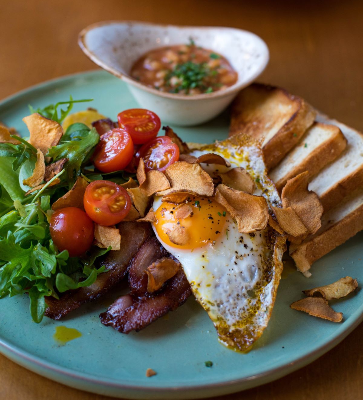 tomatoes with egg on plate