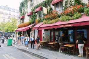 What to Do in Paris on Sunday: Activities for a Relaxing Day Out