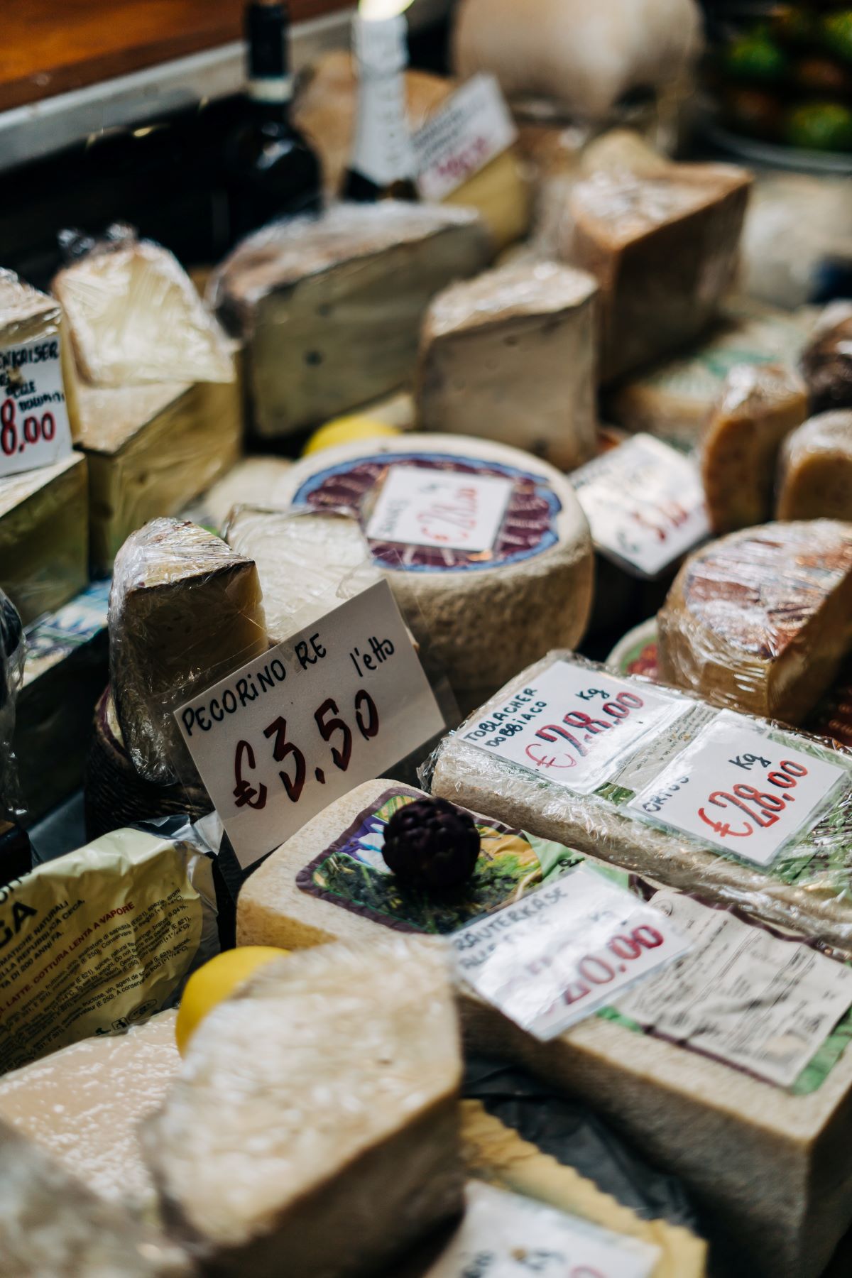 Local cheese selection in Rome make a good gourmet present. 