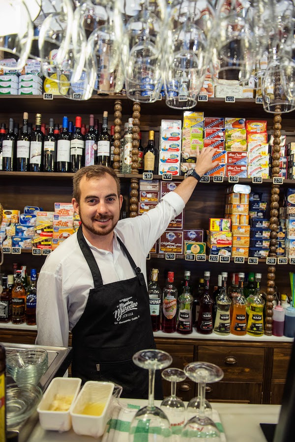 Maestro Marcelino bar and shop in Seville